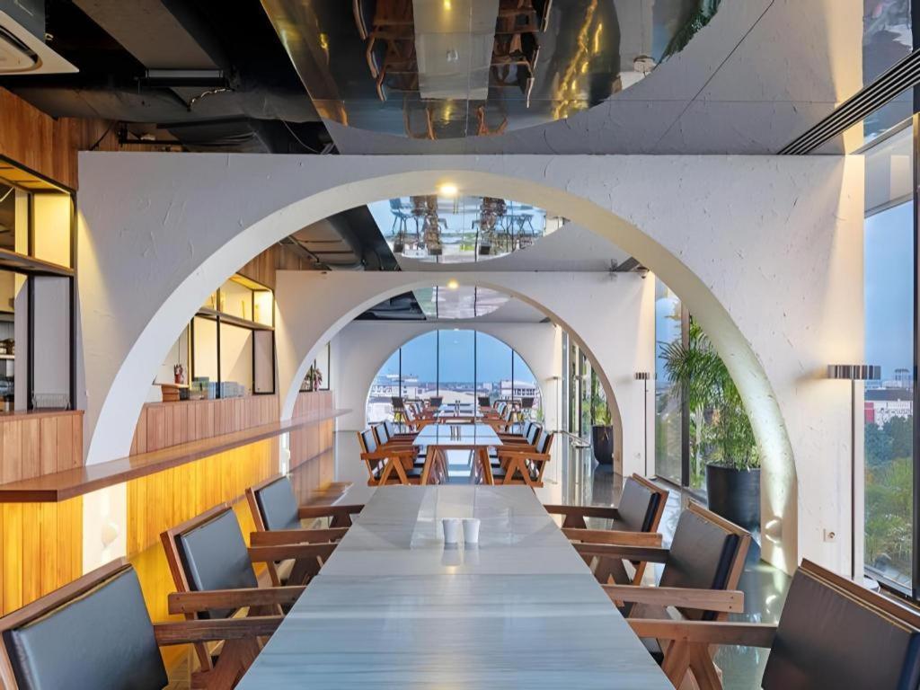 Artotel Suites Bianti Yogyakarta Exteriör bild